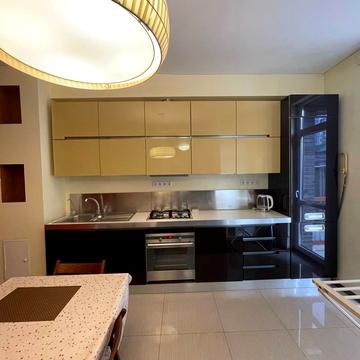 Відрадна вул., 13