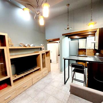 Європейського Союзу просп. (Правди), 45-Б