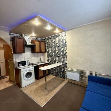 Академіка Проскури вул., 3б