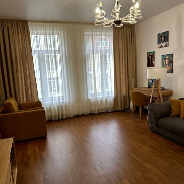 Дегтярна вул., 7