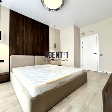 Зоряна вул.