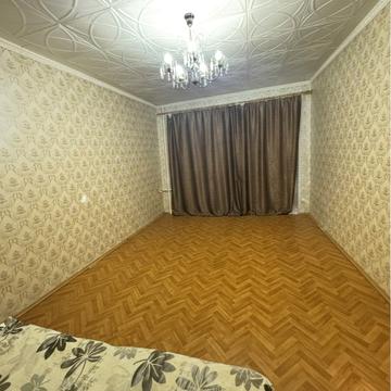 Метробудівників вул., 20