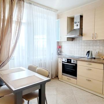 Феодосійський пров., 14