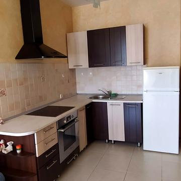 Середньофонтанська вул., 19б