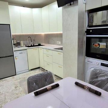 Академіка Володимира Гнатюка вул. (), 12