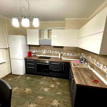 Академіка Глушкова просп., 9-Є