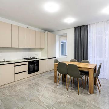 Княгинин вул., (Будинок 38)