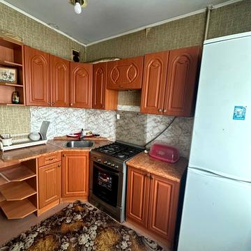 Євгена Коновальця вул., 6