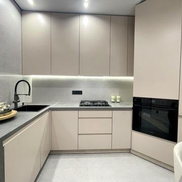 Мартинова просп., (вул. Радісна, 6)