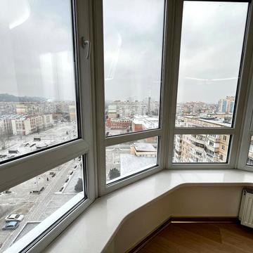 Богдана Хмельницького бульв., 21