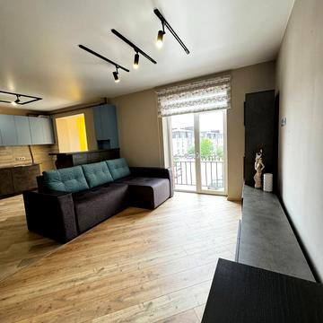 Пилипа Орлика вул., 1-Б