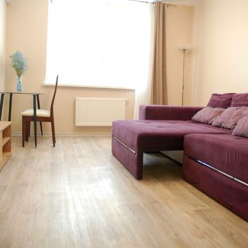 Юрія Поправки вул. (Миколи Лебедєва), 14