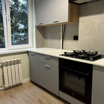 Дмитра Яворницького вул. (), 12