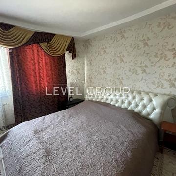 Саперно-Слобідська вул., 10