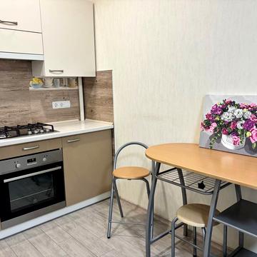 Пасічна вул., 169г