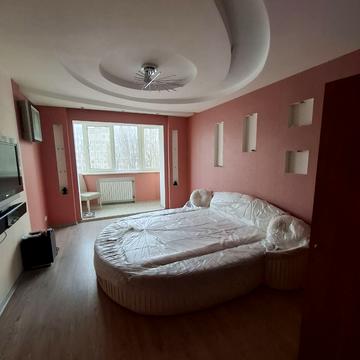 Героїв просп., 21