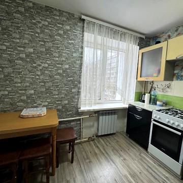 Зарічанська вул., 22