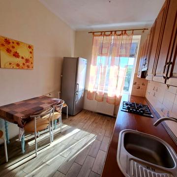 Райдужна вул., 23