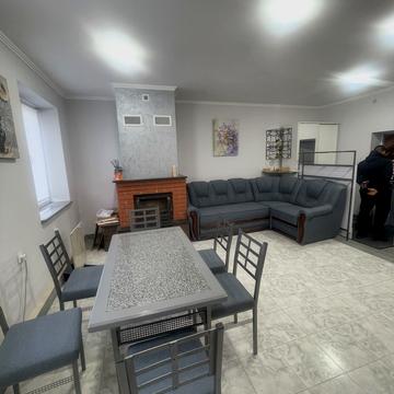 Садова вул., 12