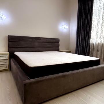 Гната Хоткевича вул. (Червоногвардійська), 8