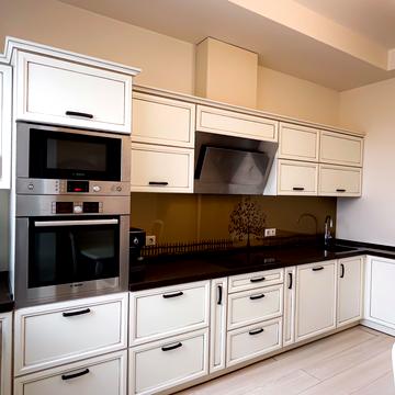 Гната Хоткевича вул. (Червоногвардійська), 8