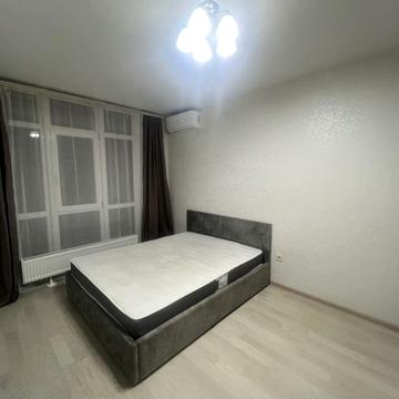 Михайла Грушевського вул., 30в