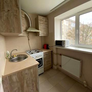 Андрія Первозванного вул. (Стахурського), 40