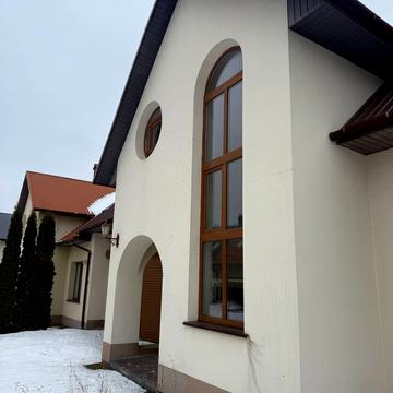 Лесі Українки вул., 68