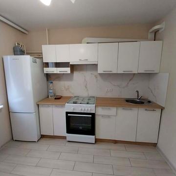 Лазурна вул. (Гайдара), 1