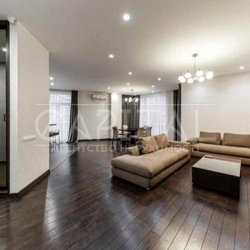 Саперне Поле вул., 12