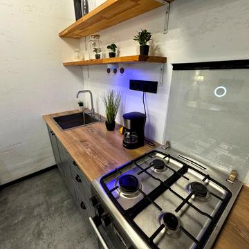 Богдана Хмельницкого вул., 1з