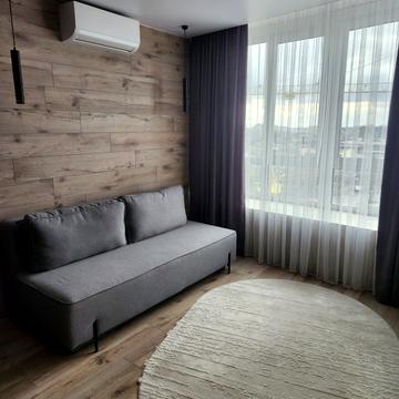 Незалежності просп., (Будинок 1)