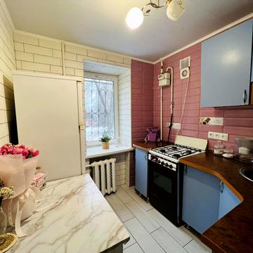 Кобзарська вул., 5