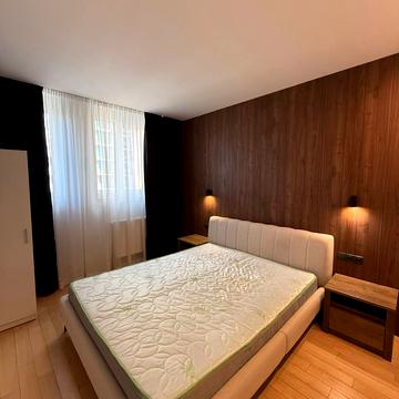 Топольна вул., 4а