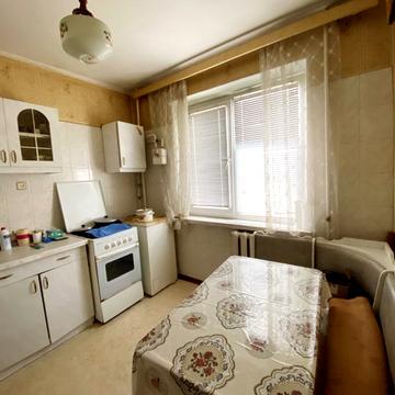 Лазурна вул., 28