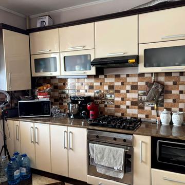 Володимира Івасюка вул., (Будинок)