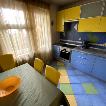 Тарасівська вул., 20