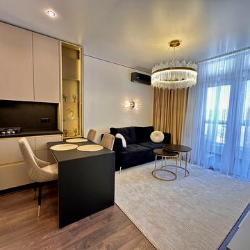 Героїв Майдану вул., 5