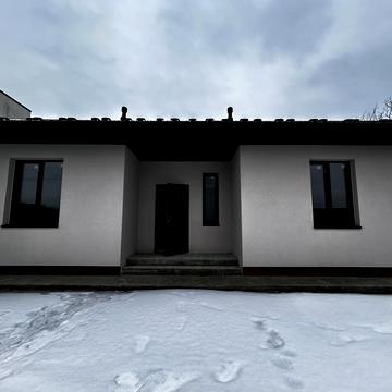 Леоніда Каденюка вул., 2