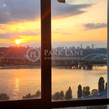 Дніпровська набережна вул., 15-Є