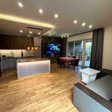 Григорія Ващенка вул., 1