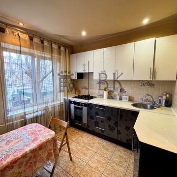 Васильківська вул., 8