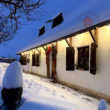 Івачів Горішній, 15