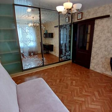 Десантний бульв., 4