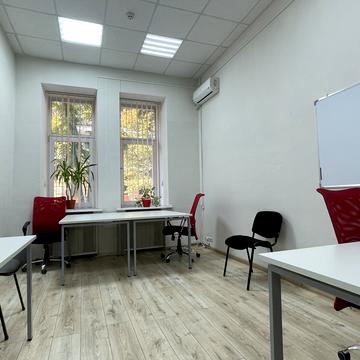 Заньковецької вул., 7