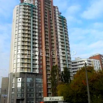 Академіка Філатова вул., 2/1