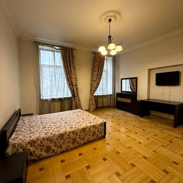 Зелена вул., 5