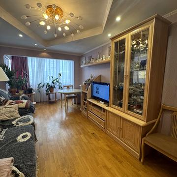 Юрія Шумського вул., 6