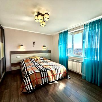 Олександра Довженка вул., 2б