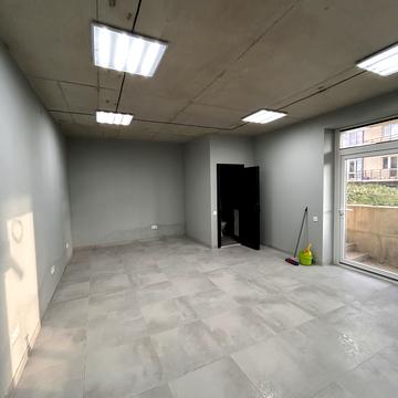 Центральна вул., 11